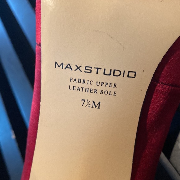 Max Studio Women’s Red Satin heel - Picture 9 of 10